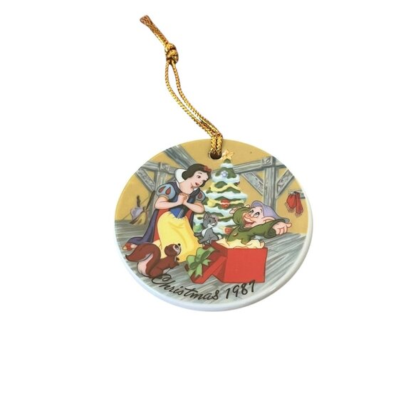 The Disney Collection 1987 Grolier Collectibles Snow White's Surprise Ornament - Picture 1 of 3